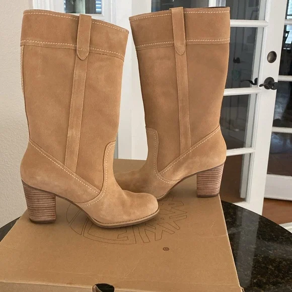 Timberland Earthkeepers Suede Boots - Picture 5 of 7